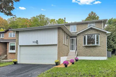 22 Pining Road, Markham, On L3t 5n6