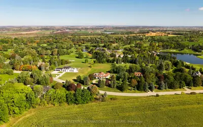 32 Carrying Place Trail, King, On L7b 0c8