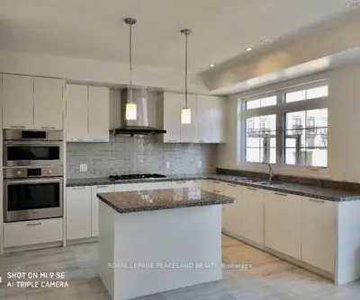19 Frank Charlton Avenue, Markham, On L3r 2e1