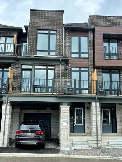 39 Griffith Street, Aurora, On L4g 7b6