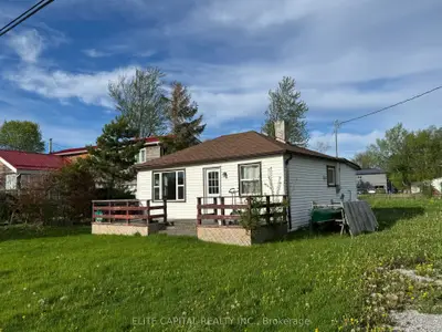 9 Lambrook Drive, Georgina, On L0e 1n0