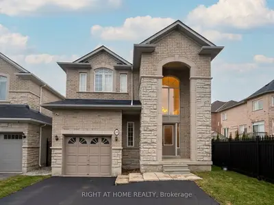 10 Edelweiss Avenue, Richmond Hill, On L4e 4l9