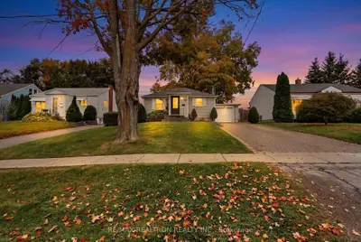 250 Helmer Avenue, Newmarket, On L3y 4l9