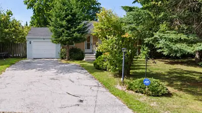 11 Lunar Crescent, Markham, On L3r 2t1