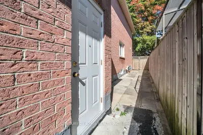 38 Pickett Crescent Basement, Richmond Hill, On L4c 9l3