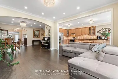 41 Treetops Boulevard, New Tecumseth, On L9r 0m1