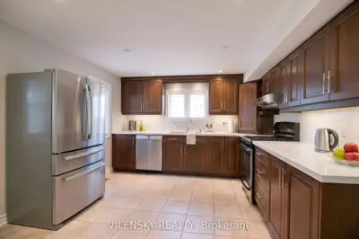 83 Westway Crescent Bsmt, Vaughan, On L4k 5m1