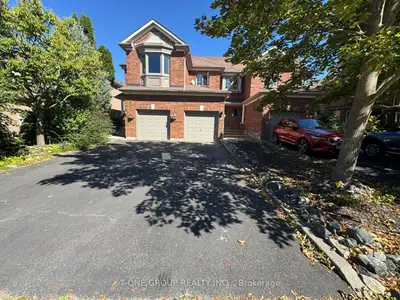 138 Denise Circle, Newmarket, On L3x 2k1