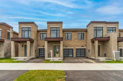 136 Mumbai Drive, Markham, On L3s 0g5