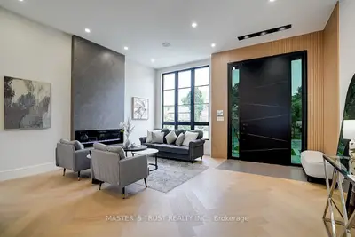 202 Carlton Road, Markham, On L3r 3l8