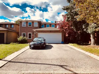 51 Park Lane Circle, Richmond Hill, On L4c 6s8