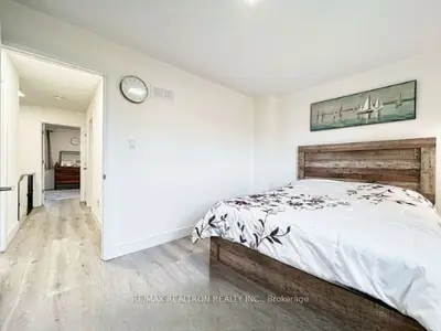 9 Checker Court, Vaughan, On L4j 5x4