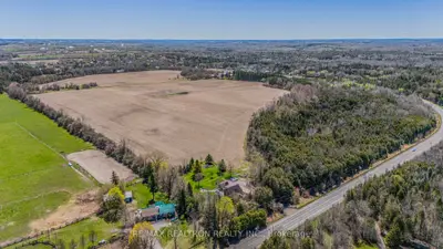 111 Victoria Street, Georgina, On L0e 1n0