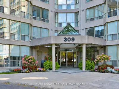 309 Major Mackenzie Drive 909, Richmond Hill, On L4c 9v5