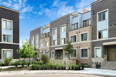 100 Honeycrisp Crescent Th 350, Vaughan, On L4k 0n7