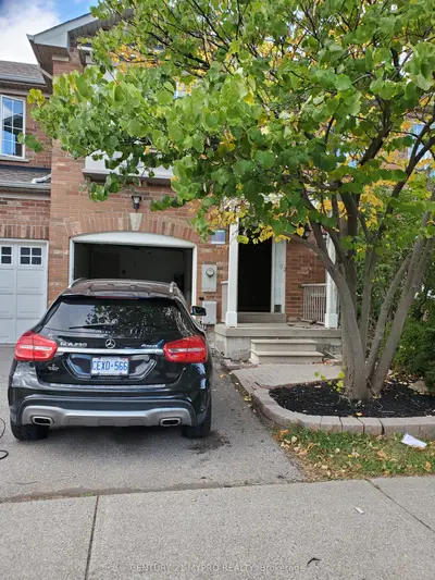 44 Grasslands Avenue, Richmond Hill, On L4b 4l1