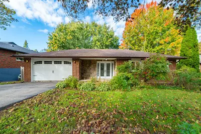 70 Hamilton Drive, Newmarket, On L3y 3e8