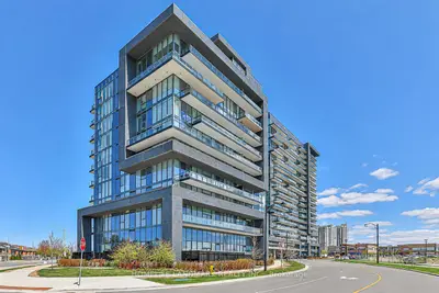 10 Gatineau Drive 210, Vaughan, On L4j 0l2