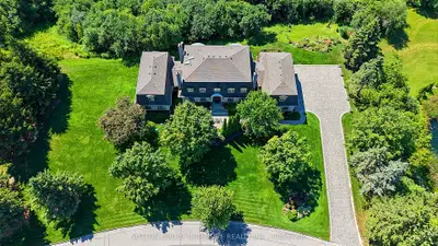 25 Bovair Trail, Aurora, On L4g 7c8