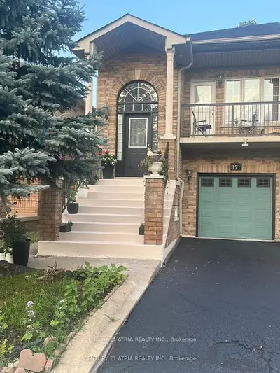 171 freemont Street main, Vaughan, ON L4K 5H6