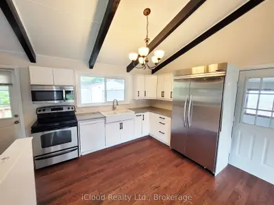 172 Silas Boulevard, Georgina, On L4p 2k3