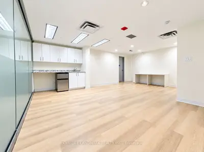 7155 Woodbine Avenue 126, Markham, On L3r 1a3