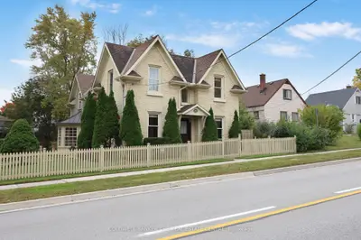 296 Eagle Street, Newmarket, On L3y 1k1