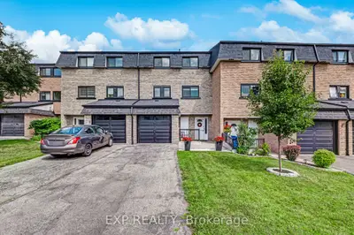 6 Poplar Crescent, Aurora, On L4g 3m4
