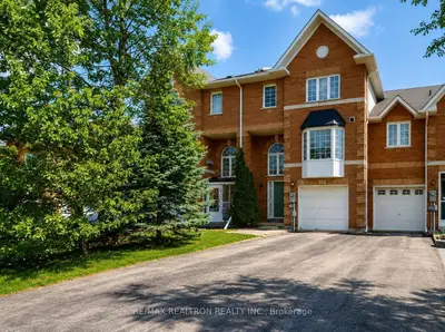 102 Royal Chapin Crescent, Richmond Hill, On L4s 2a8