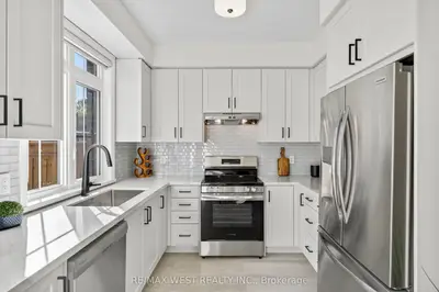 5 John Carter Way, Markham, On L3p 0p7
