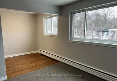 370 Penn Avenue, Newmarket, On L3y 2s9
