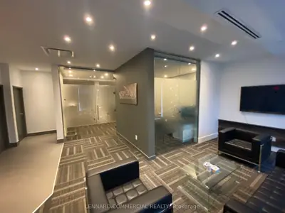 53 Woodstream Boulevard 8b, Vaughan, On L4l 7y8