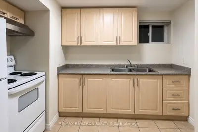 468 Windhurst Gate #2bed Bsmnt, Richmond Hill, On L4c 2v4