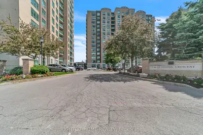 11 Oneida Crescent 1202, Richmond Hill, On L4b 0a1