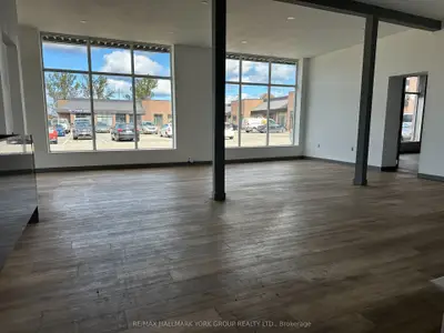 24707 Woodbine Avenue 1-2, Georgina, On L4p 3e9