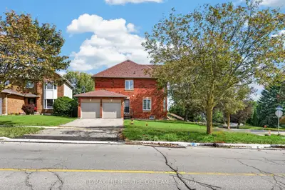 151 Stellick Avenue, Newmarket, On L3x 1t4