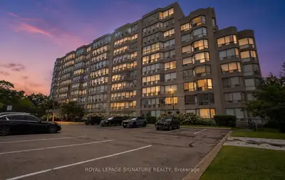 175 Cedar Avenue 202, Richmond Hill, On L4c 9v3