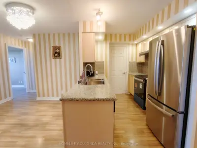 33 Cox Boulevard 720, Markham, On L3r 8a6