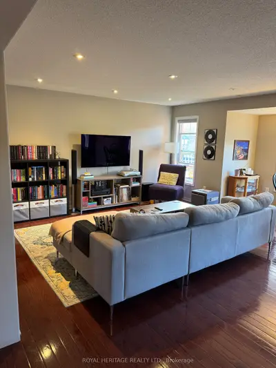 2728 Bur Oak Avenue Upper #1, Markham, On L6b 1k5