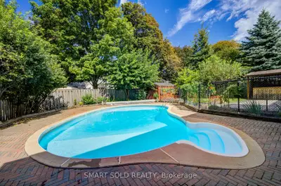 24 Hamilton Hall Drive, Markham, On L3p 2p2