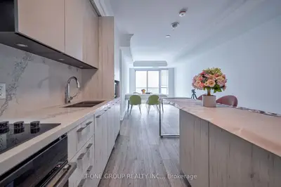 8 Water Walk Drive 2701, Markham, On L3r 6l4