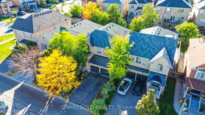 14 Giordano Way, Vaughan, On L6a 0j2