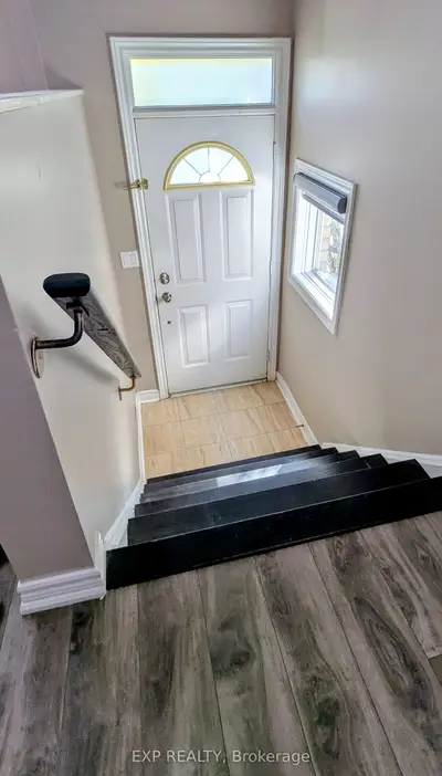 136 Galleria Pkwy, Markham, On L3t 7t7
