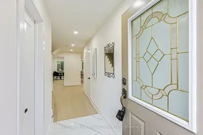 766 Caradonna Crescent 9, Newmarket, On L3x 1w6