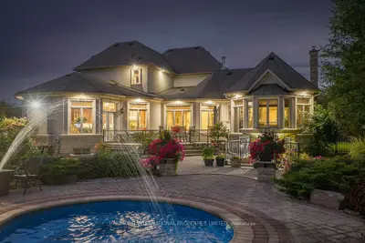 776 Woodland Acres Crescent, Vaughan, On L6a 1g2