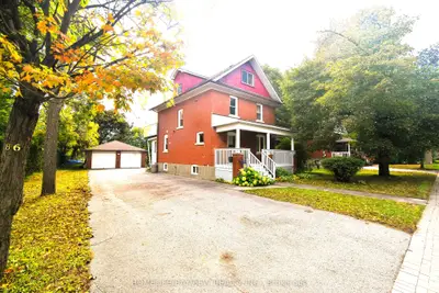 82 Centre Street E, Richmond Hill, On L4c 1a4
