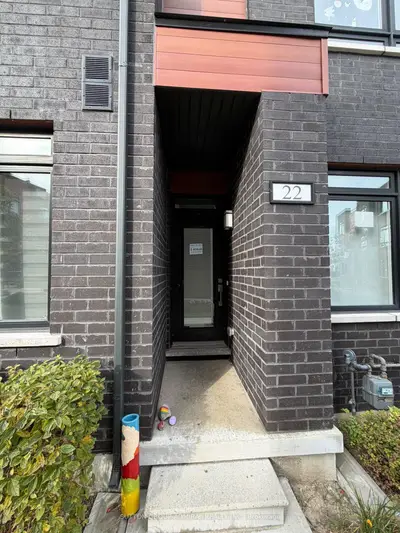 370 Red Maple Road 22, Richmond Hill, On L4c 5t4