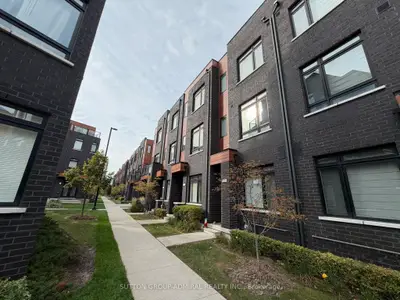 370 Red Maple Road 22, Richmond Hill, On L4c 5t4