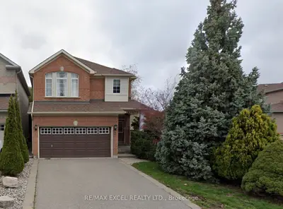 3 Black Walnut Drive, Markham, On L3s 4a7