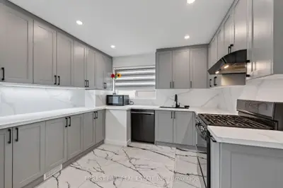286 Palmer Avenue, Richmond Hill, On L4c 1p3